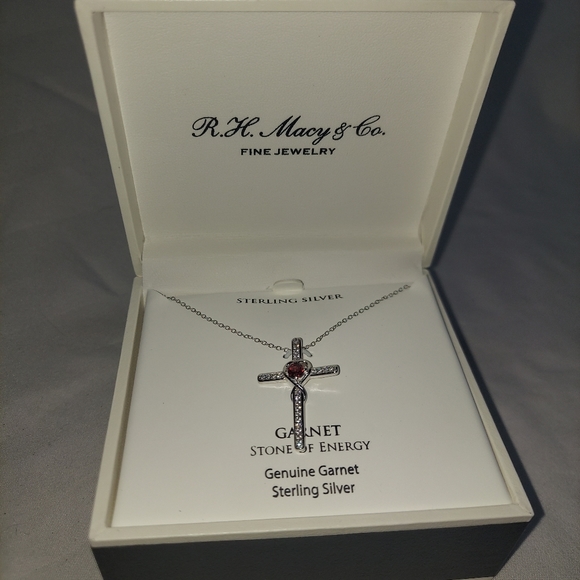 Sterling silver with genuine garnet ! - Picture 2 of 4